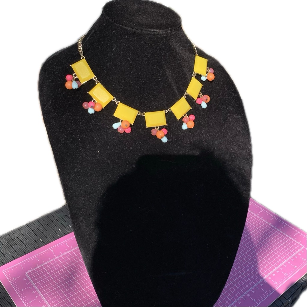 Mika Yoga Wear Yellow And Red Gold Tone Squares And Drops Geometric Necklace 20”